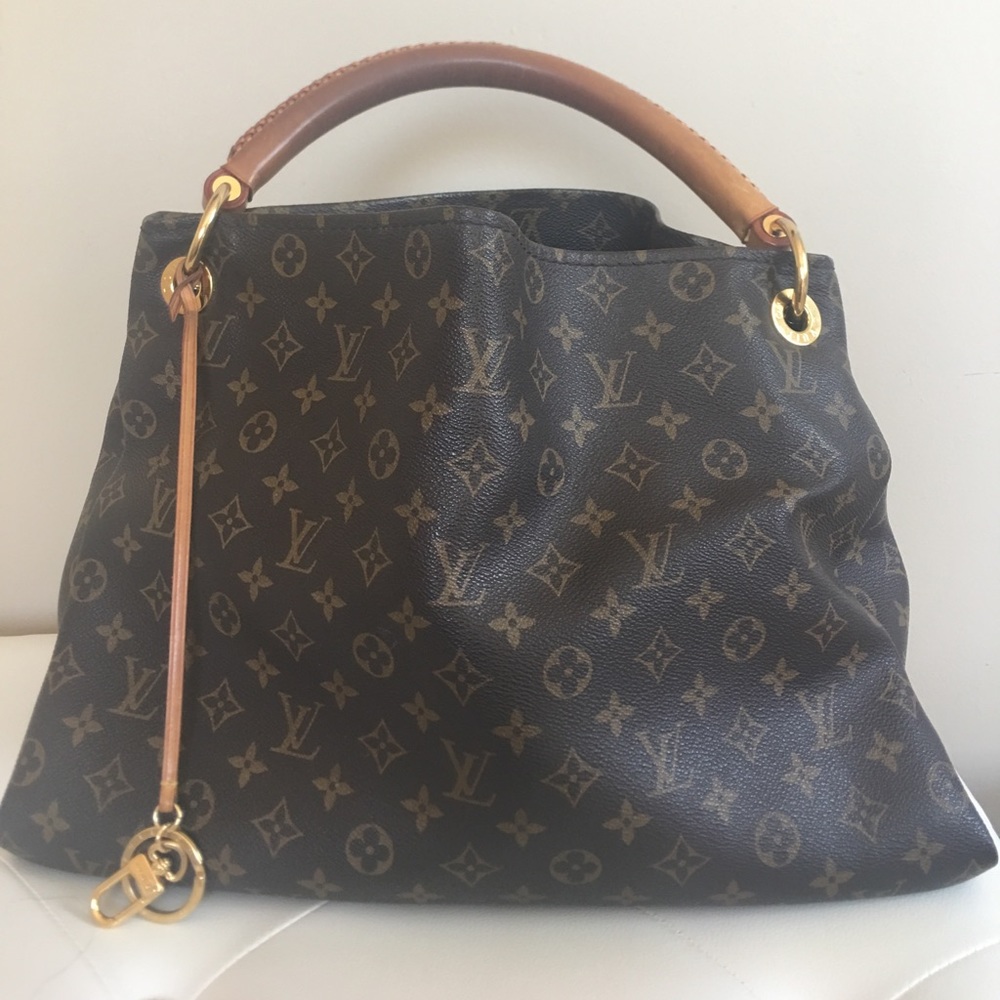 Louis Vuitton Artsy MM